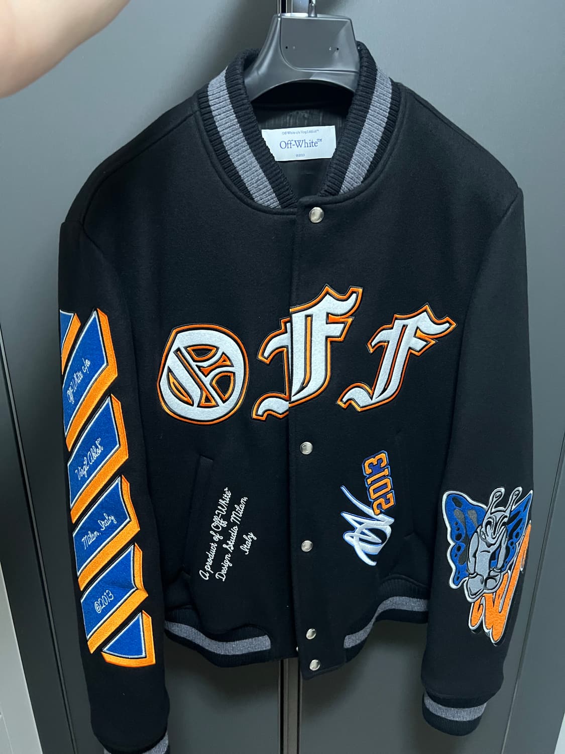 오프화이트 바시티 상품이미지1