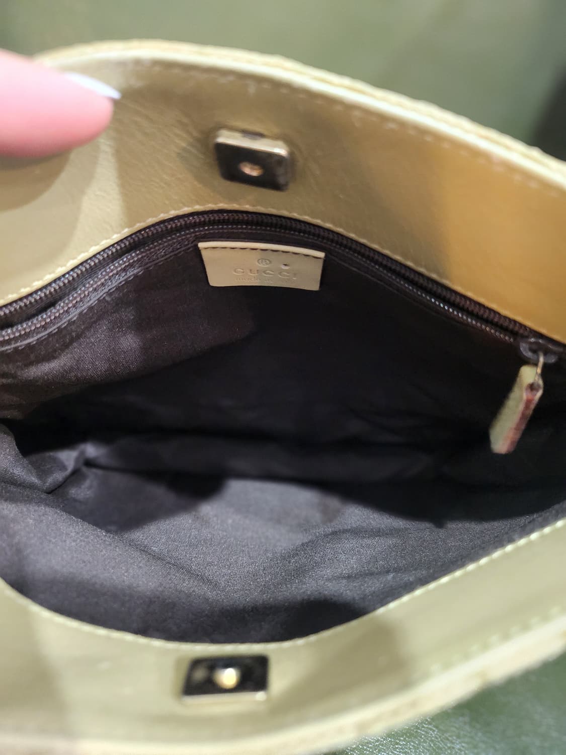 구찌 GG 패턴 크로스백 정품 상품이미지6