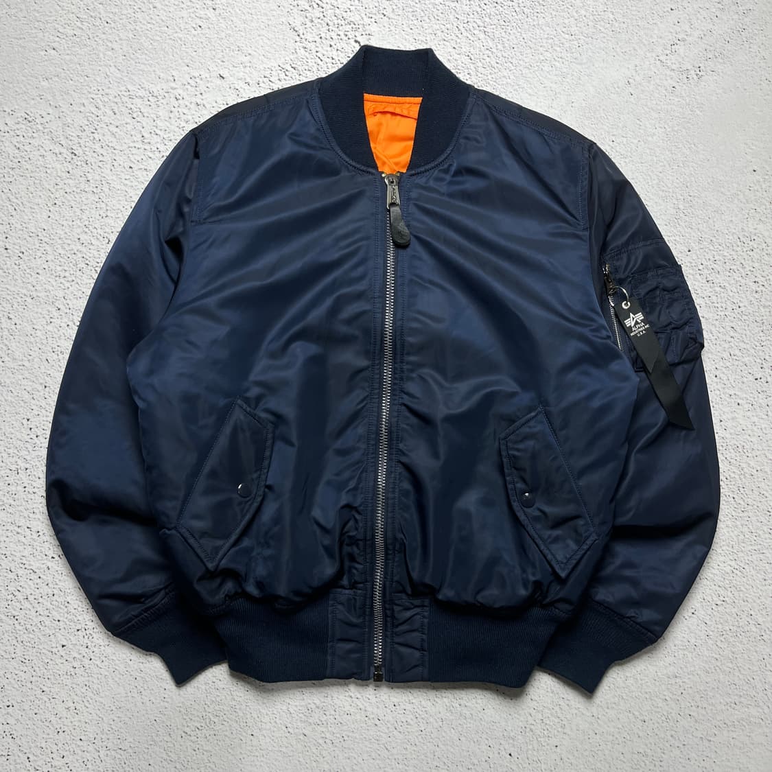 Alpha Industries MA-1 Flight Jacket 상품이미지2