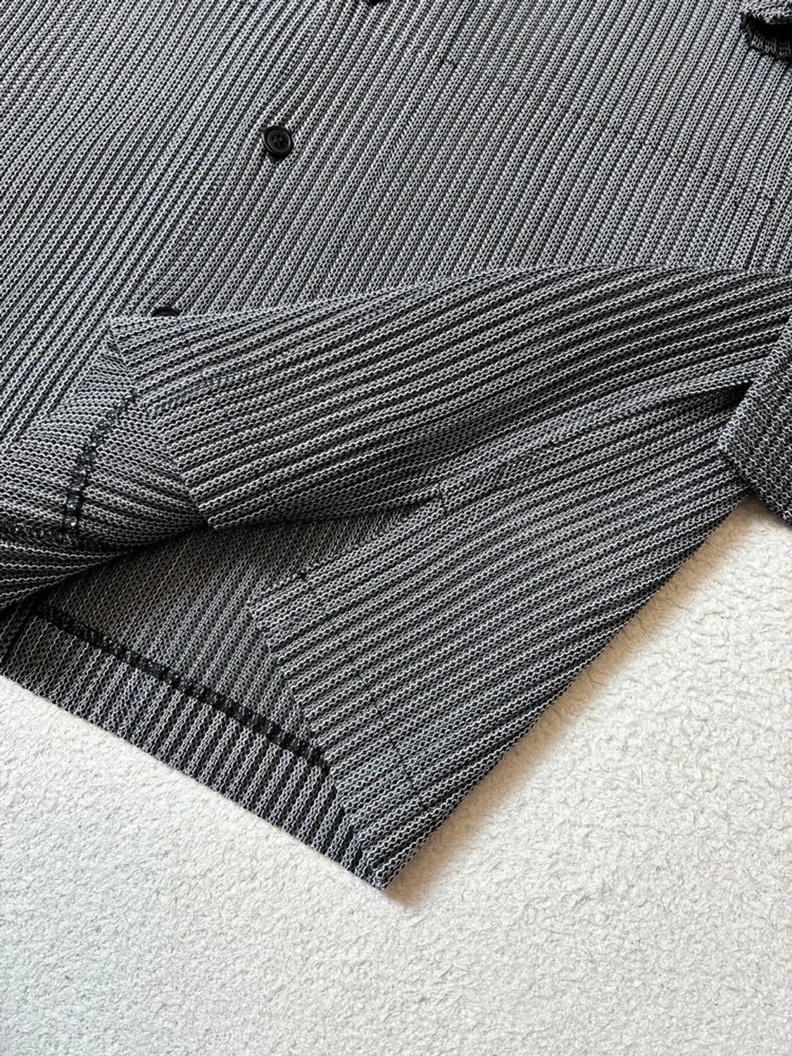 이세이미야케 옴므 23ss 플리츠 셔츠 PN7625 상품이미지4