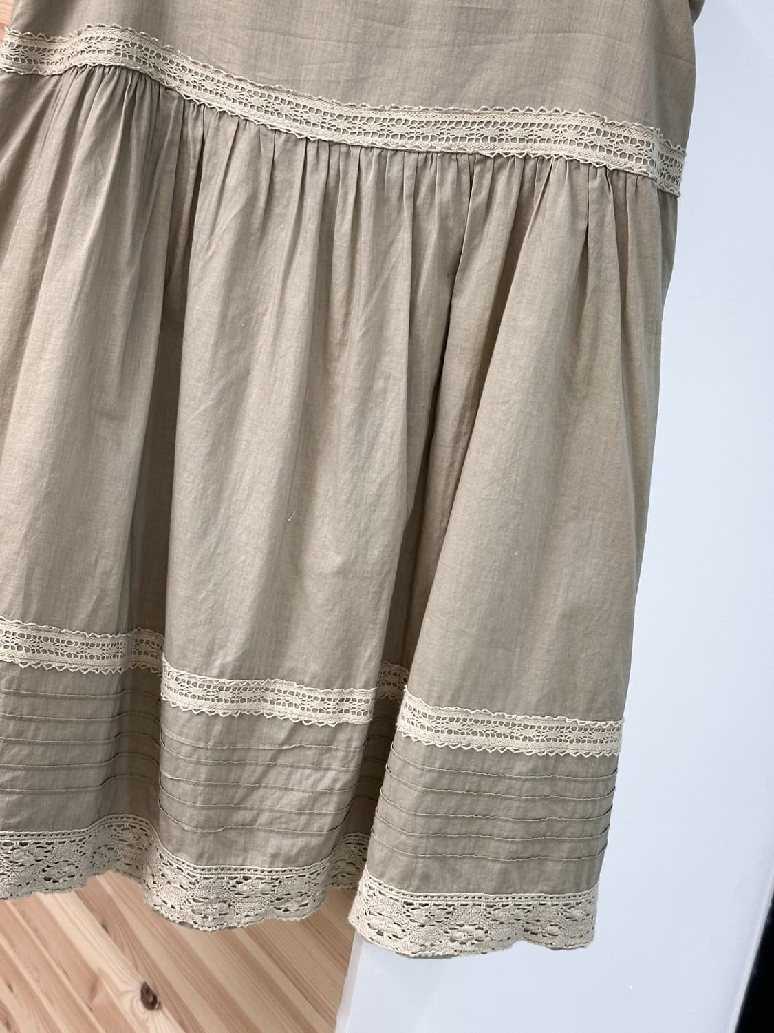 beige lace midi skirt 상품이미지5