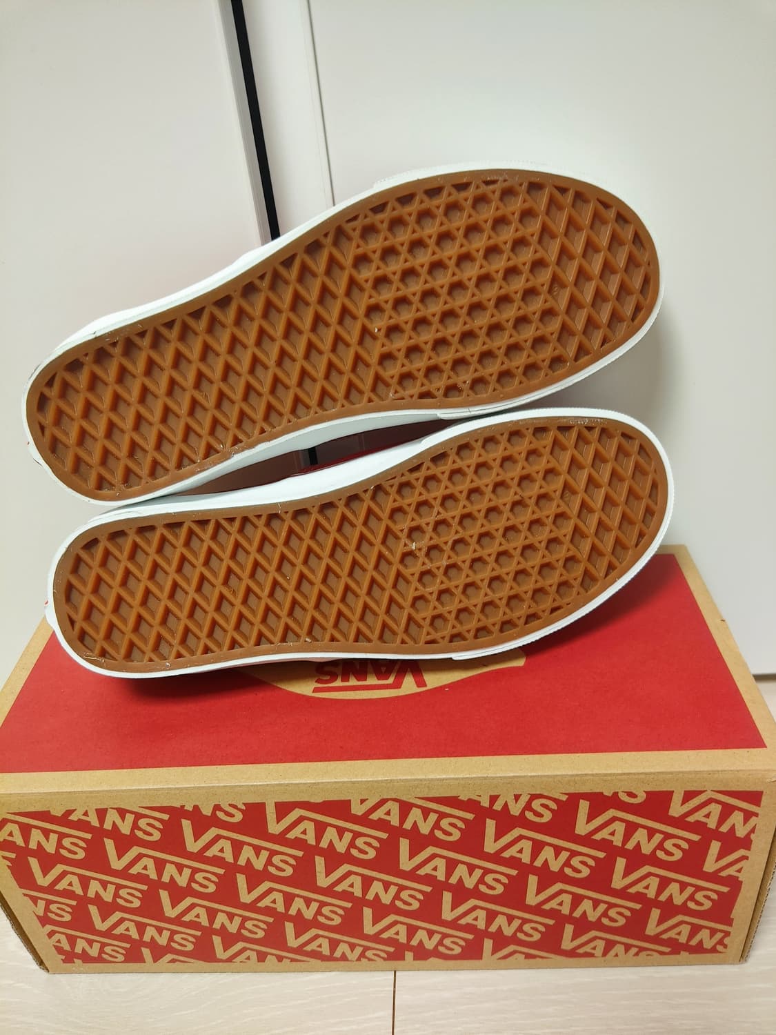 새상품 반스 어센틱 240 상품이미지6