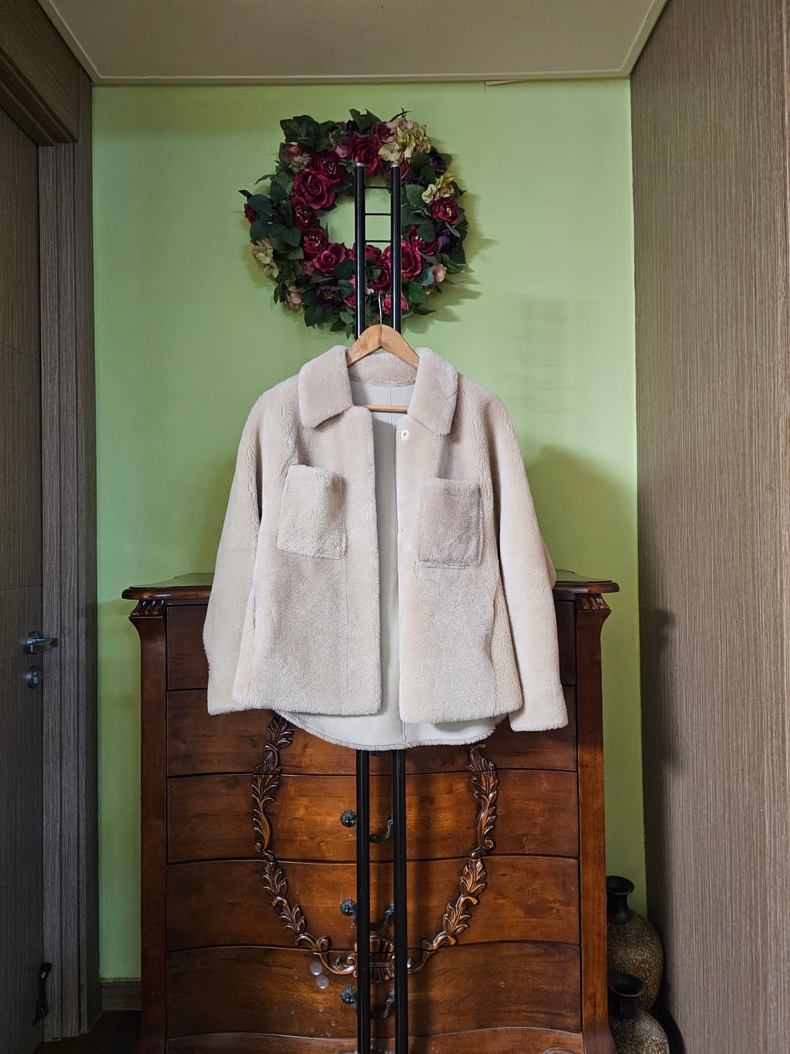 아떼바네사부르노 천연무스탕 상품이미지1