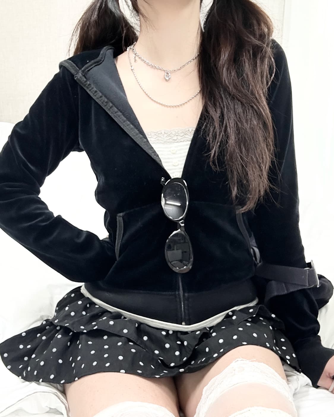 쥬시꾸뛰르 빅로고 블랙 벨벳 후드집업 상품이미지4