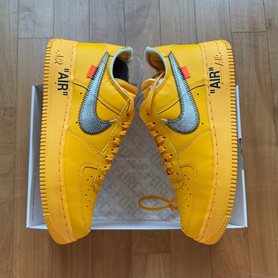 270 나이키 오프화이트 포스 유니버시티 골드 상품이미지4