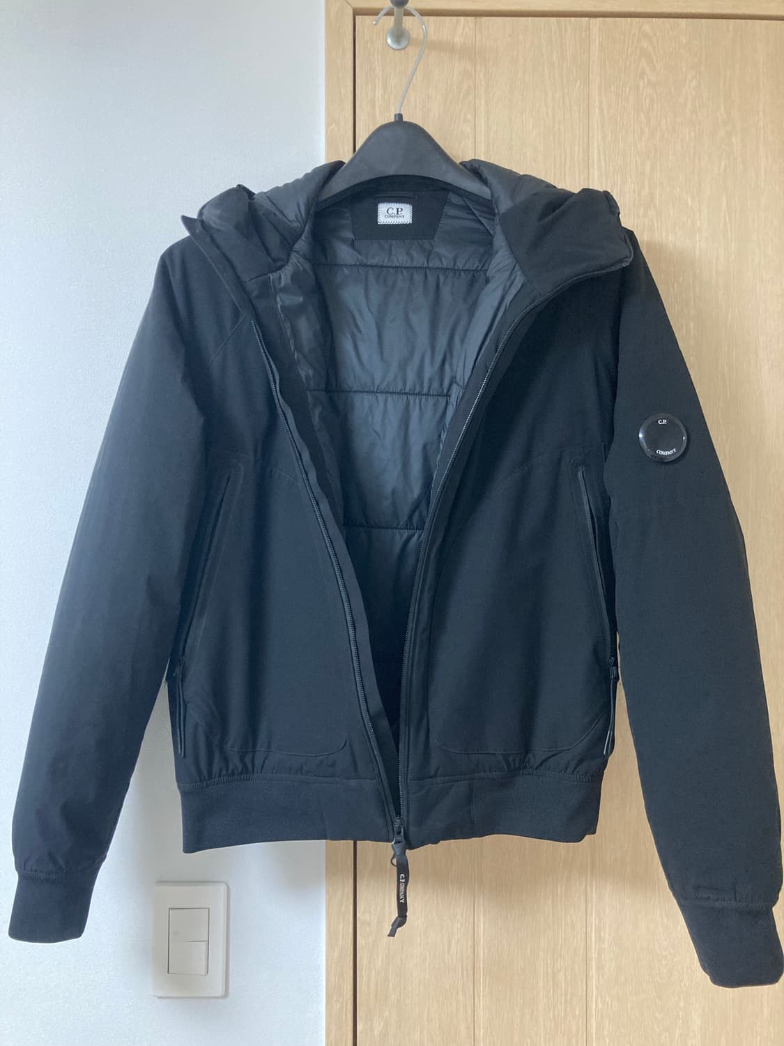 씨피컴퍼니 프로텍 경량패딩 블랙 48사이즈 상품이미지1