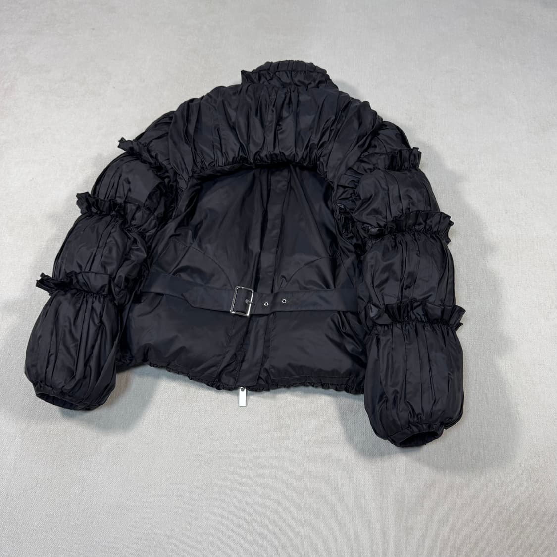 Ruffle Black Down Open Back Padding Jack 상품이미지5