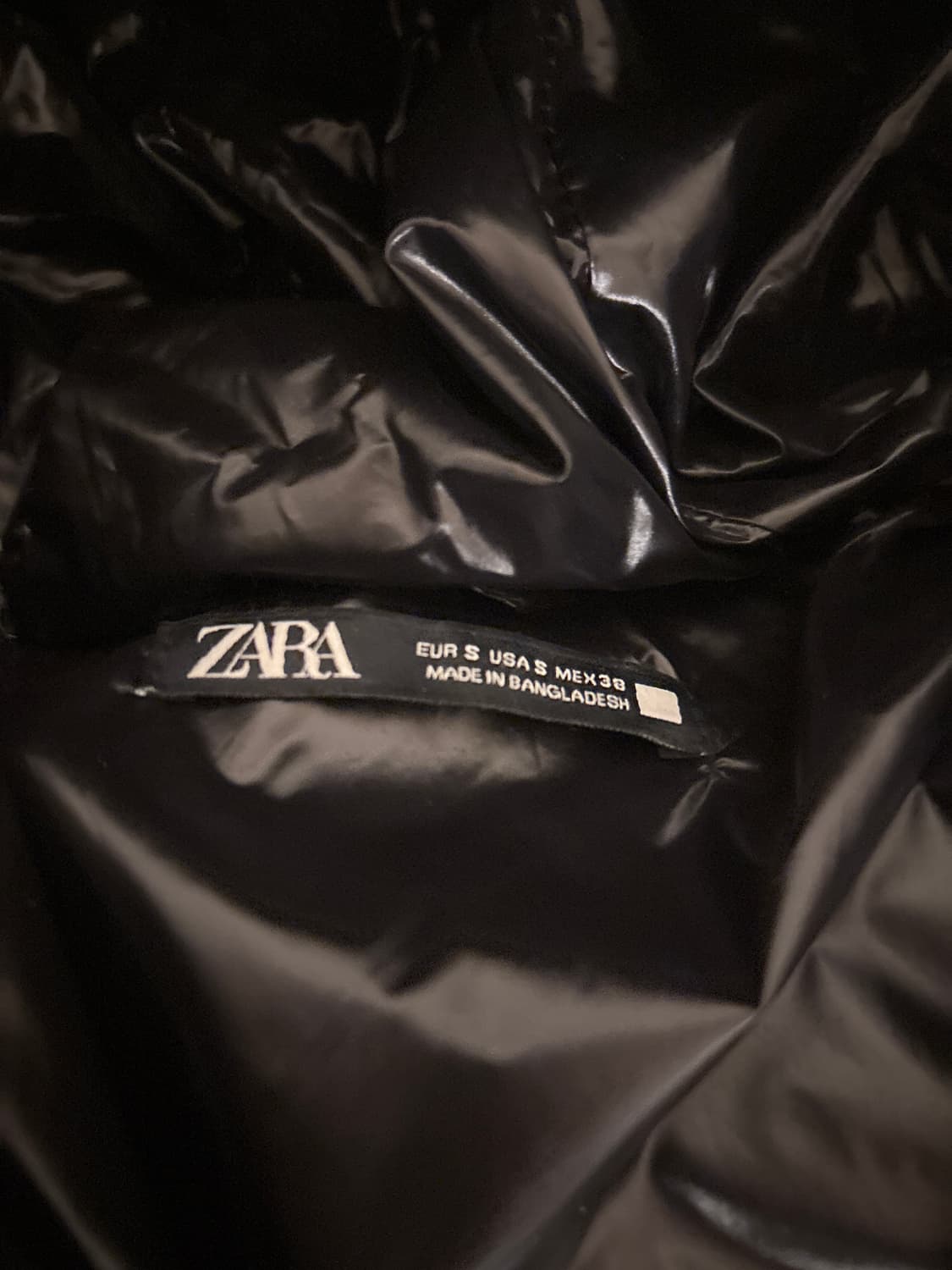 자라 유광 패딩 S 사이즈 실착 3회 미만 상품이미지2