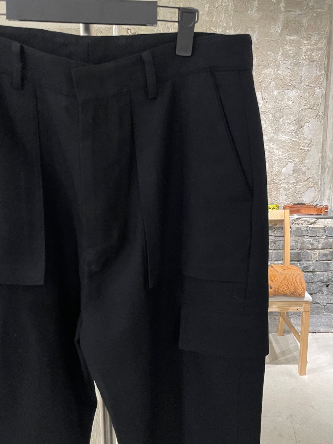 준지 블랙 울 카고 팬츠 상품이미지3