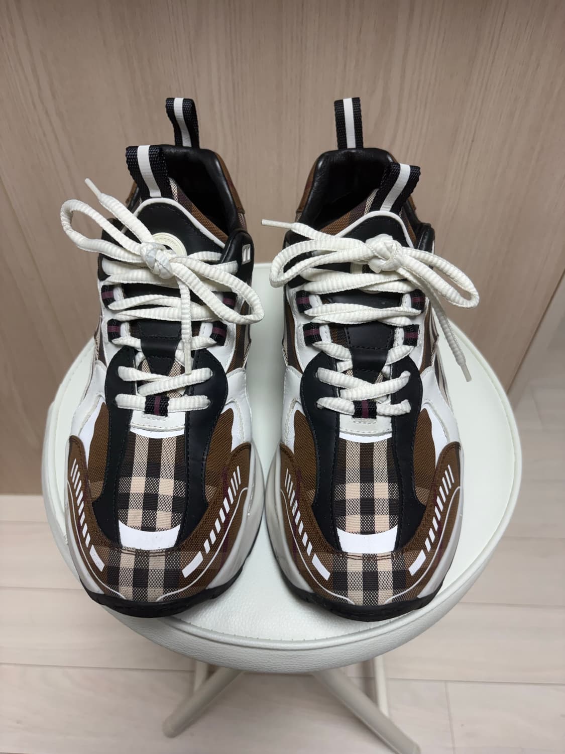 버버리 빈티지 체크 코튼 레더 스니커즈 다크 버치 브라운 상품이미지2