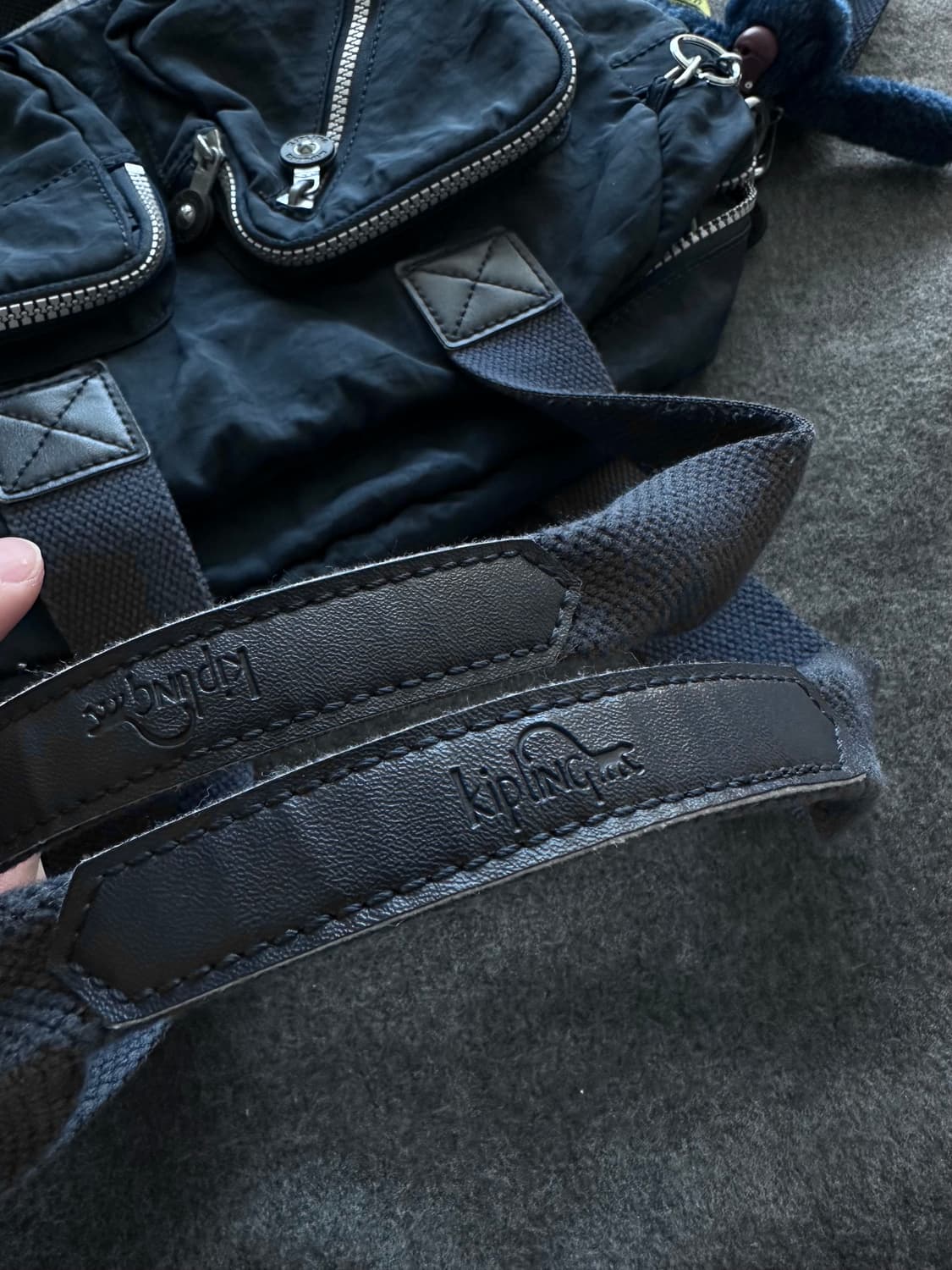 키플링 숄더 크로스백 네이비 상품이미지6