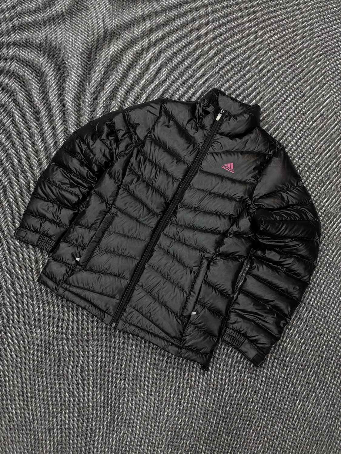 아디다스 경량패딩 블랙 상품이미지1