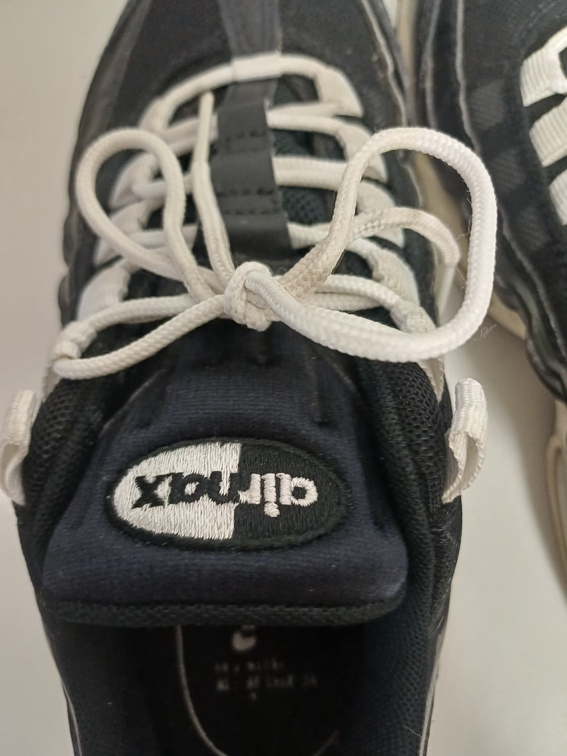 나이키 에어 맥스 95 블랙 (230) - 상태 양호, 에어 짱짱 상품이미지9