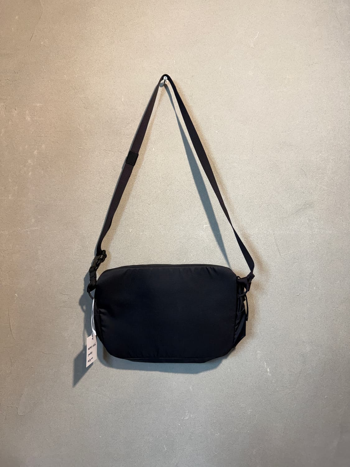 아크테릭스 헬리아드 크로스백 상품이미지2