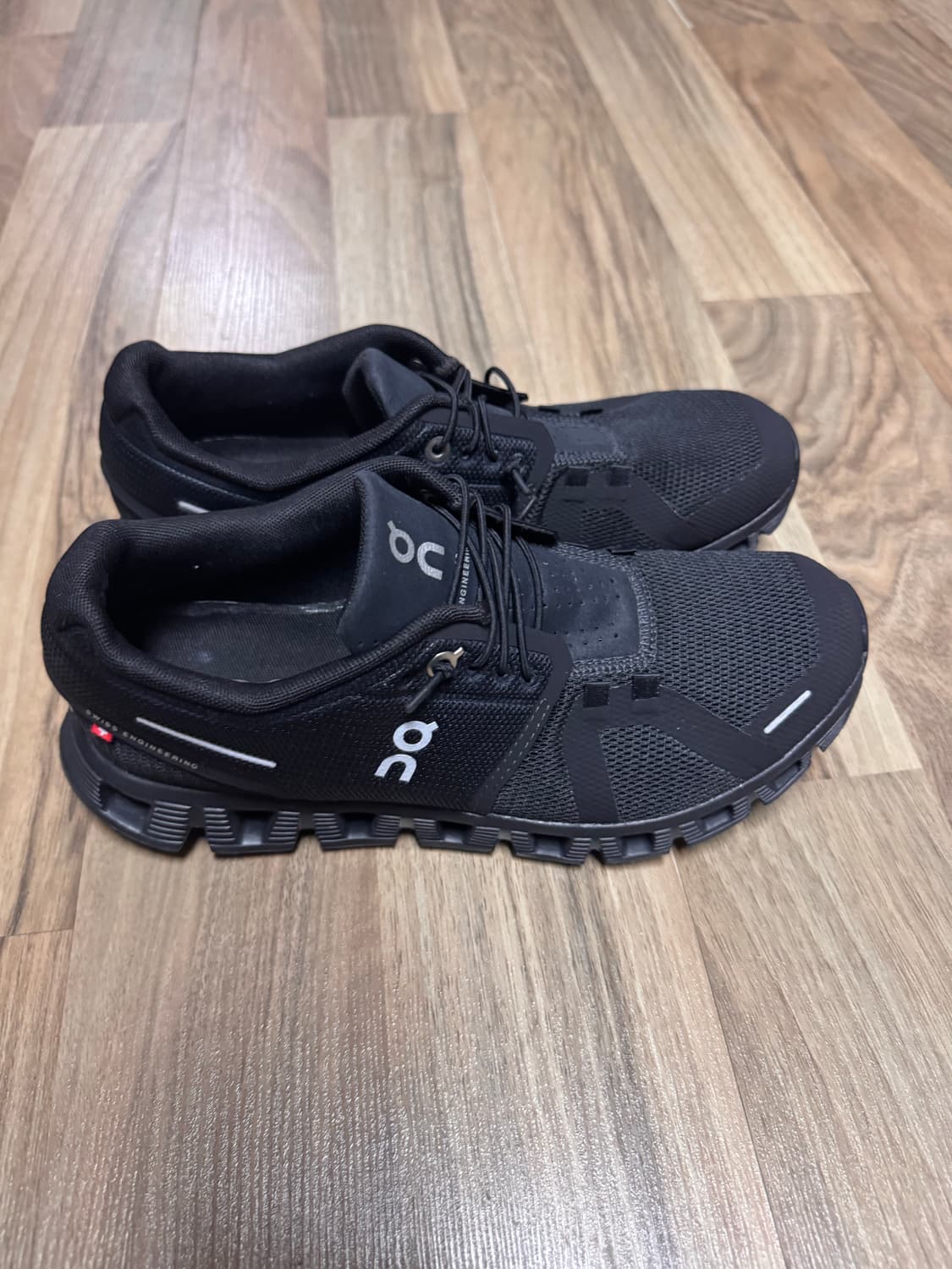 온러닝 클라우드5 올 블랙 38.5W 245 상품이미지4