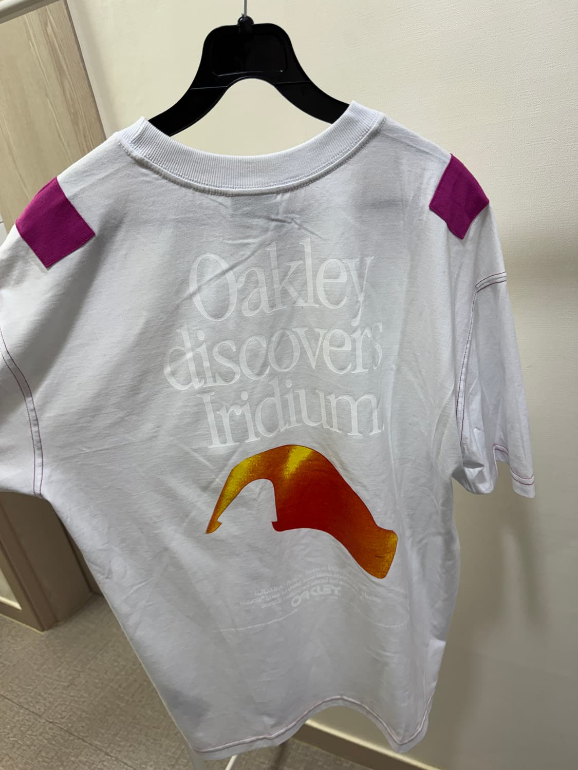 오클리 핑크 프린팅 티셔츠 해외제품 상품이미지2