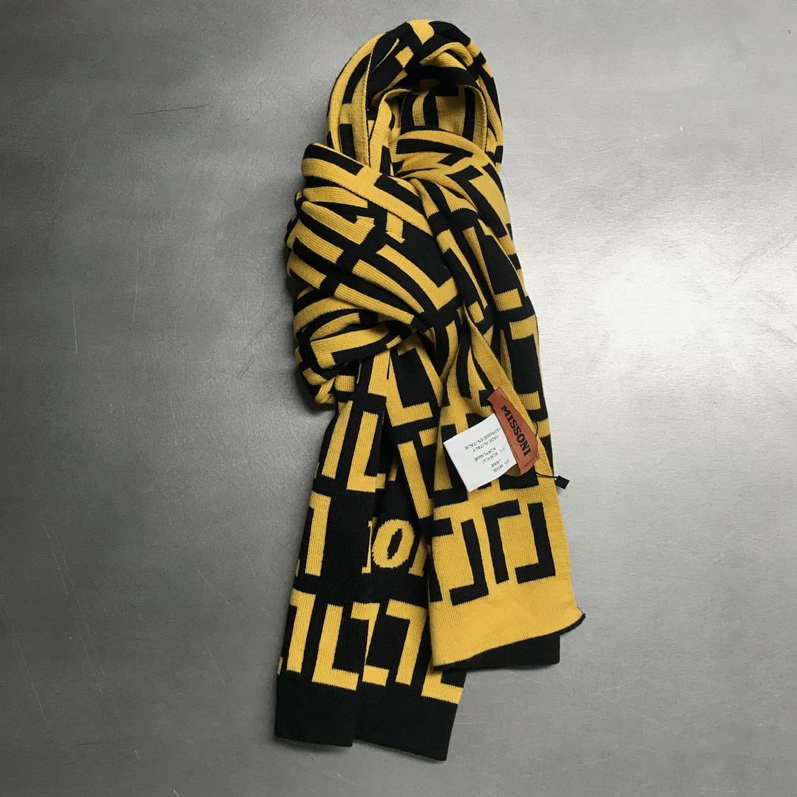 미쏘니 로고 머플러 상품이미지1