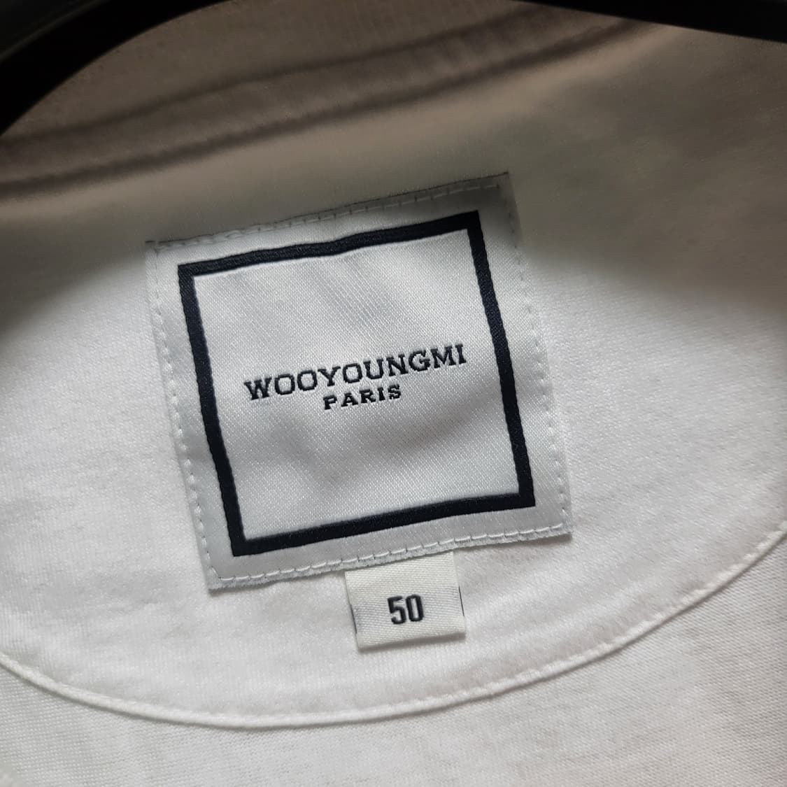 [정품] 50 / 23FW 우영미 백로고 반팔티 상품이미지6