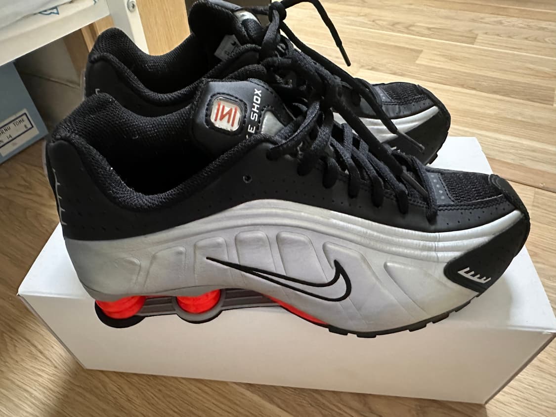 나이키 샥스 상품이미지1