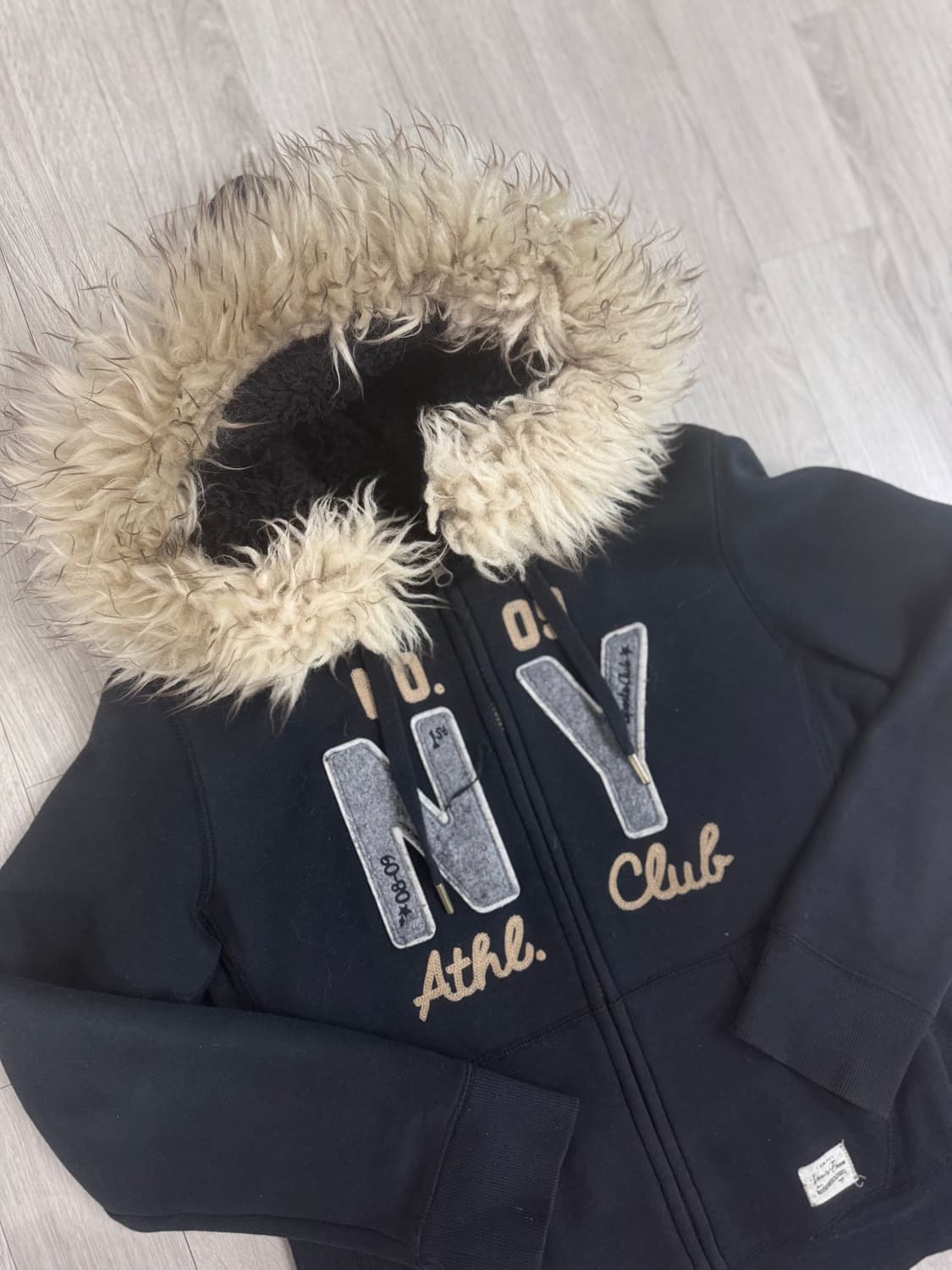 스파오 울프죠 퍼 후드집업 블랙 상품이미지4