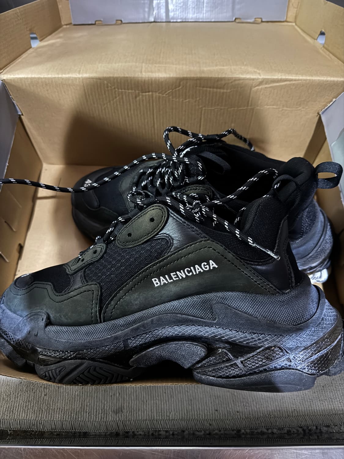 발렌시아가 트리플S 더티블랙 43 상품이미지3