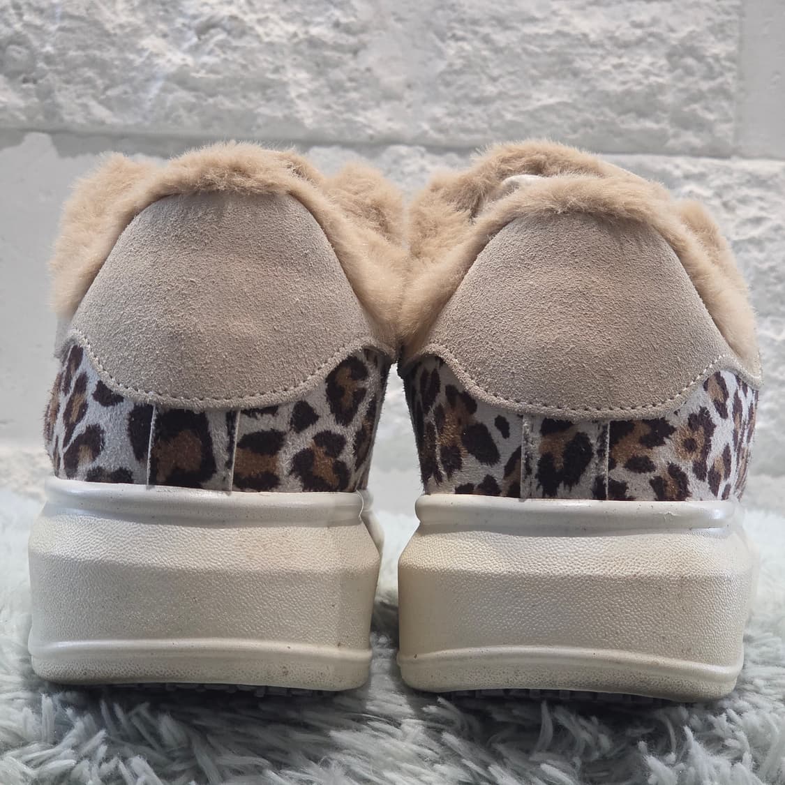 7q-13:스프리스 레오파드 퍼 스니커즈 베이지 (225cm)-거의새거 상품이미지5