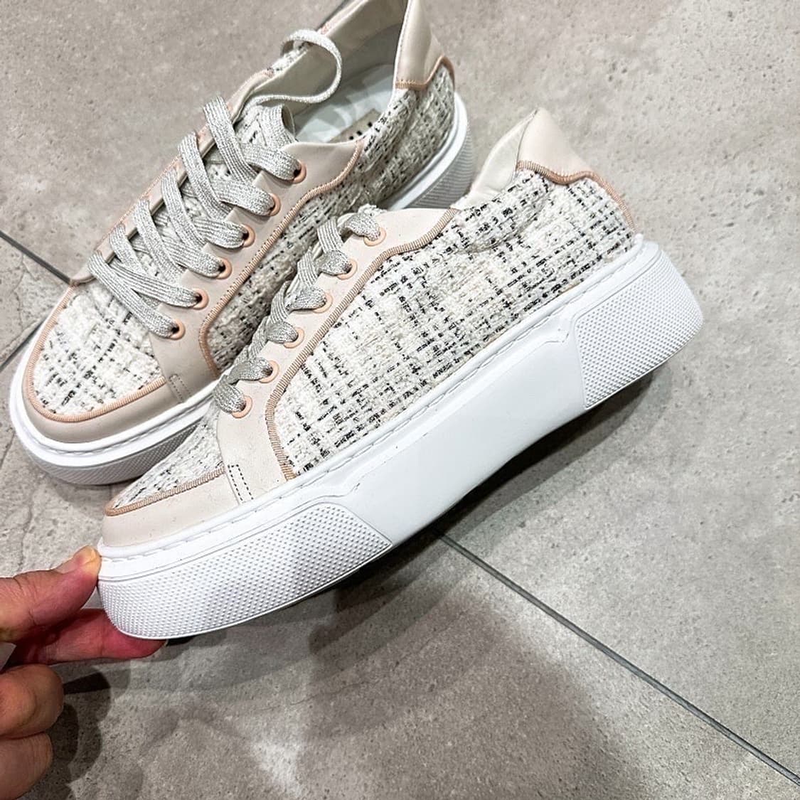 (정품/새상품) 폼 더 스토어 여성 화이트 트위드 스니커즈 상품이미지3