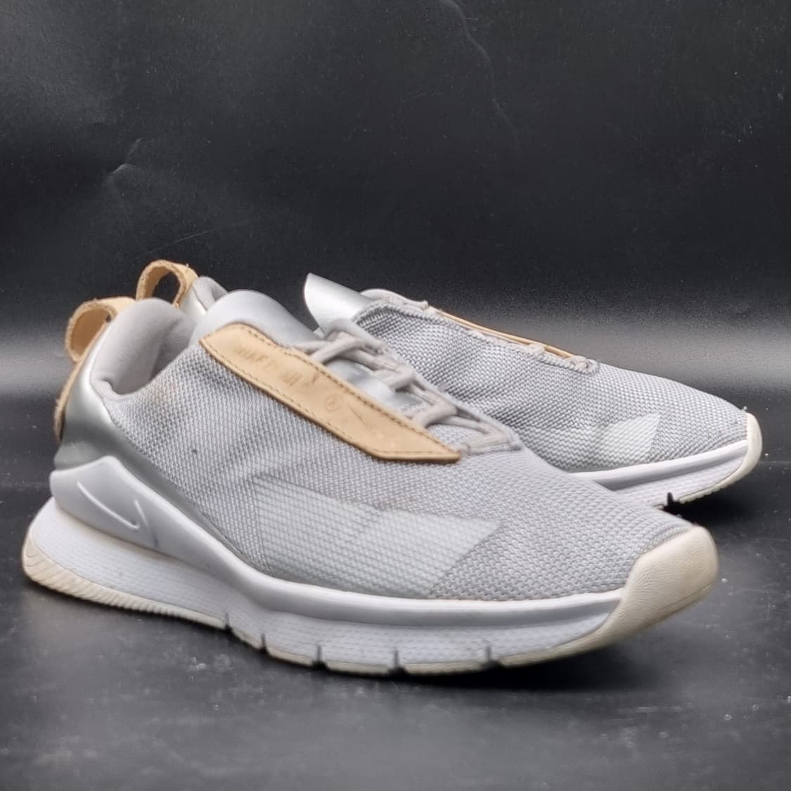 나이키 우먼스 리바 실버 여성운동화240  상품이미지1