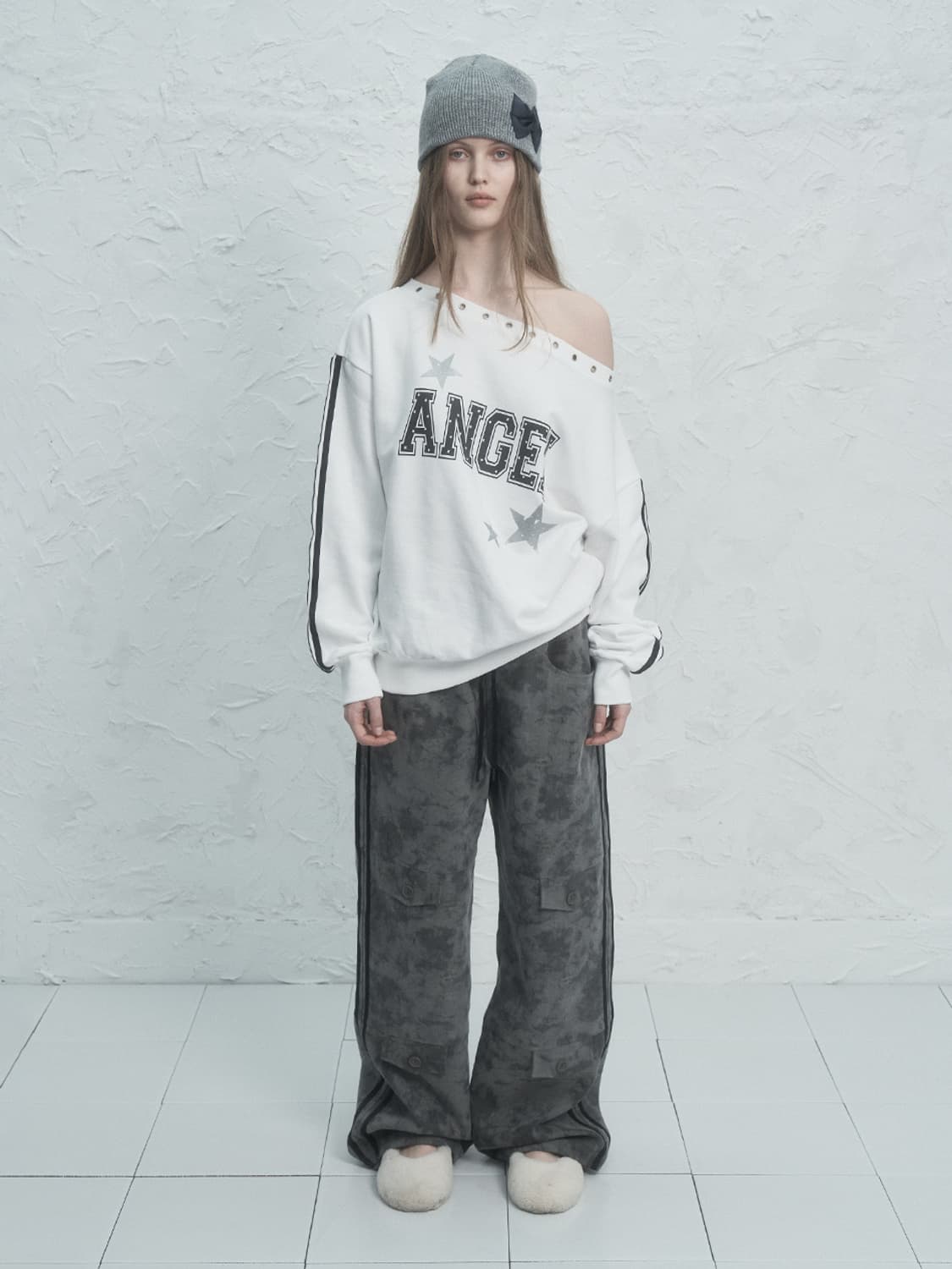 EYELET ANGEL MTM / WHITE 아일렛 맨투맨 상품이미지1