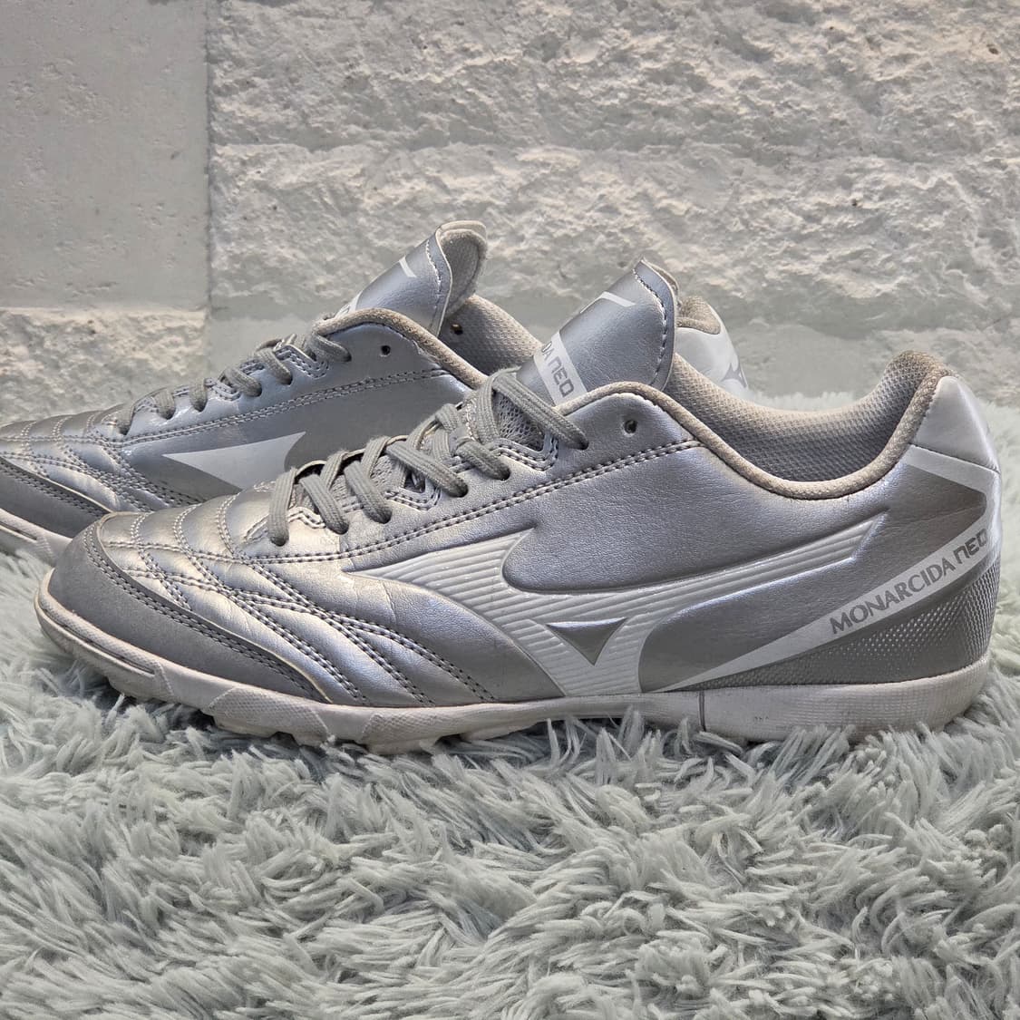 1a-2: 미즈노 모나르시다 네오 TF 실버 풋살 축구화(235) 상품이미지2