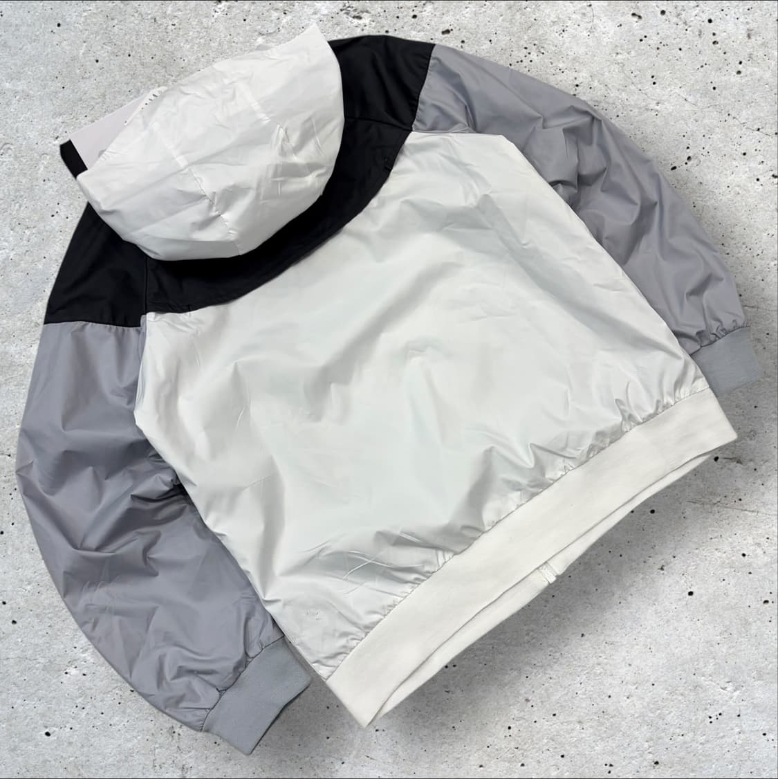 [L] 나이키 윈드러너 키즈 바람막이 블랙/화이트/그레이 후드 C255 상품이미지2