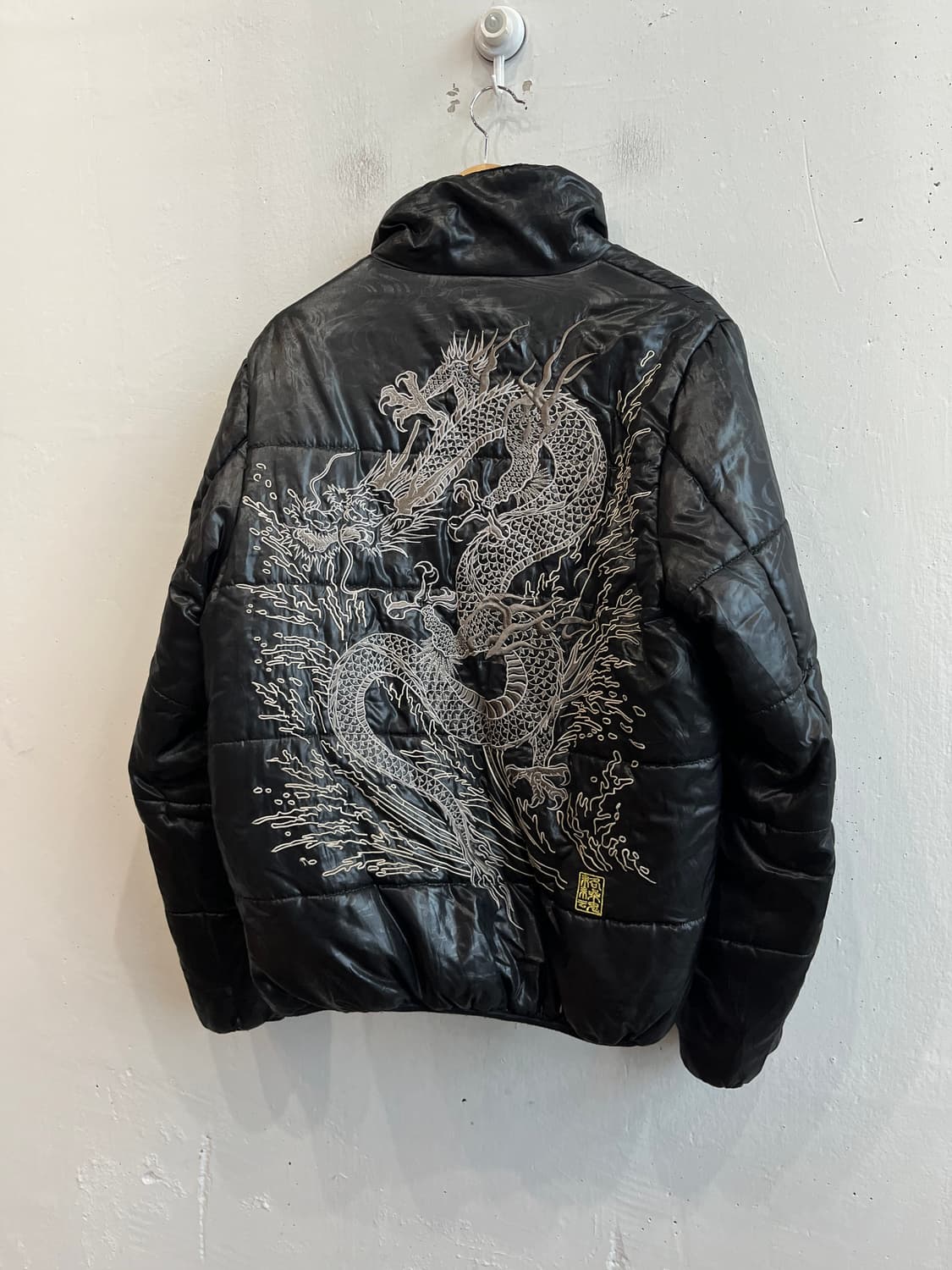 카라쿠리 타마시 오리엔탈 드래곤 자수 패딩  상품이미지1