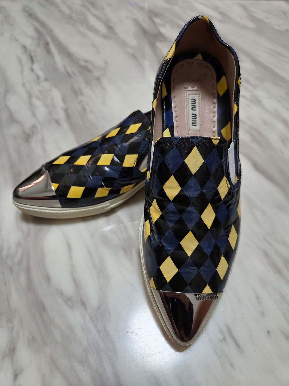 미우미우 메탈 토 슬립온 상품이미지1