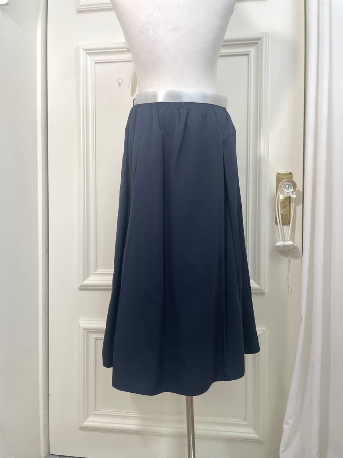navy pleats back banding skirt 상품이미지4