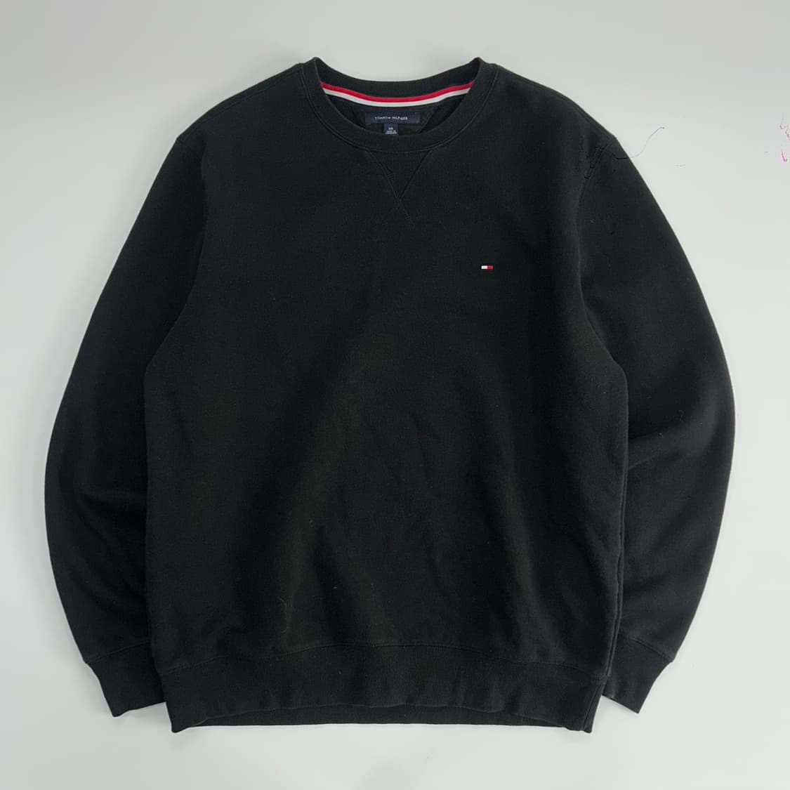 Tommy Hilfiger 타미힐피거 스몰로고 블랙 맨투맨 상품이미지3