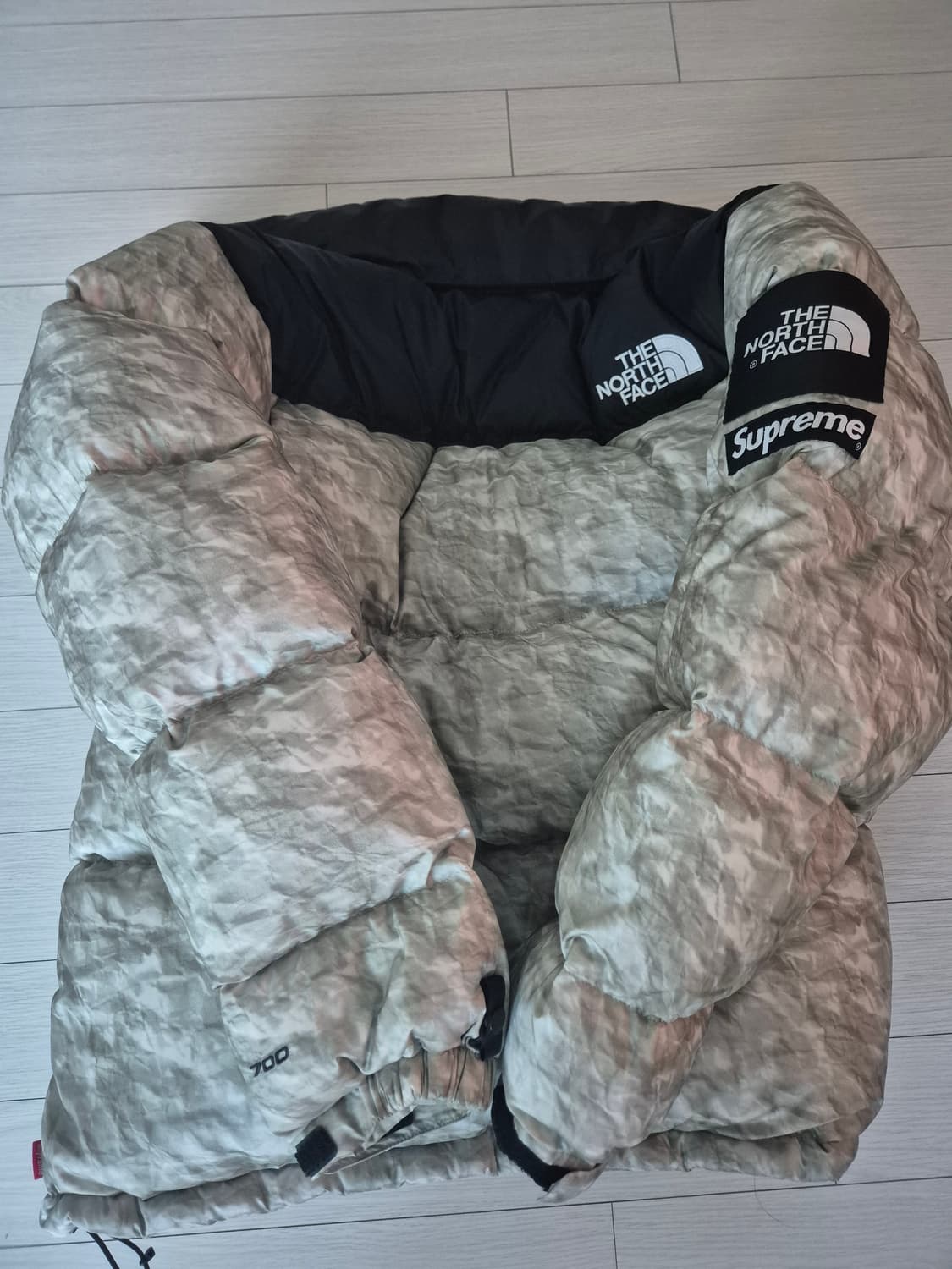 슈프림 노스페이스 페이퍼 눕시L 팝니다 상품이미지2