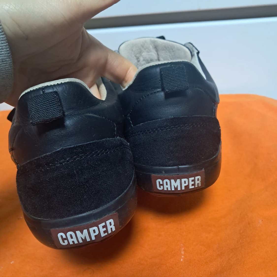 캠퍼 남성 블랙 가죽 스니커즈 42(약 265~270) 상품이미지3