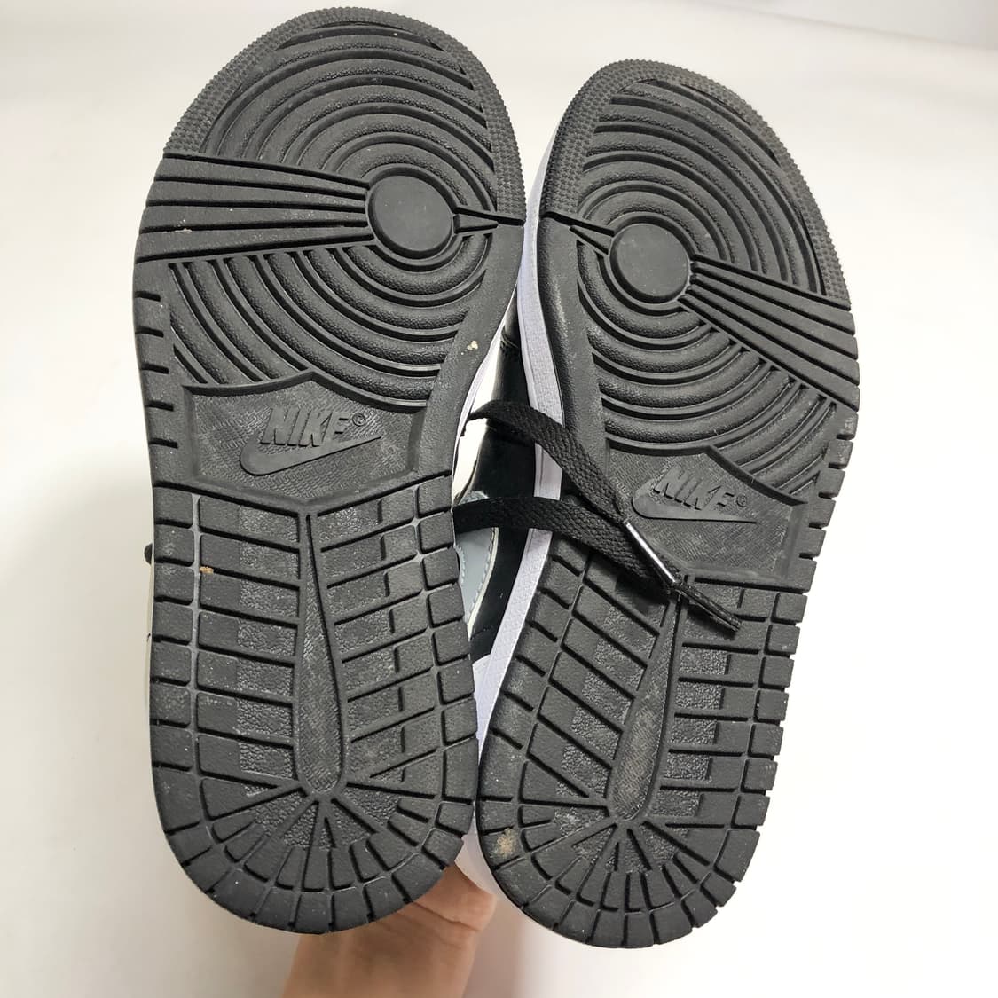 나이키 에어조던 1 미드 235 상품이미지7