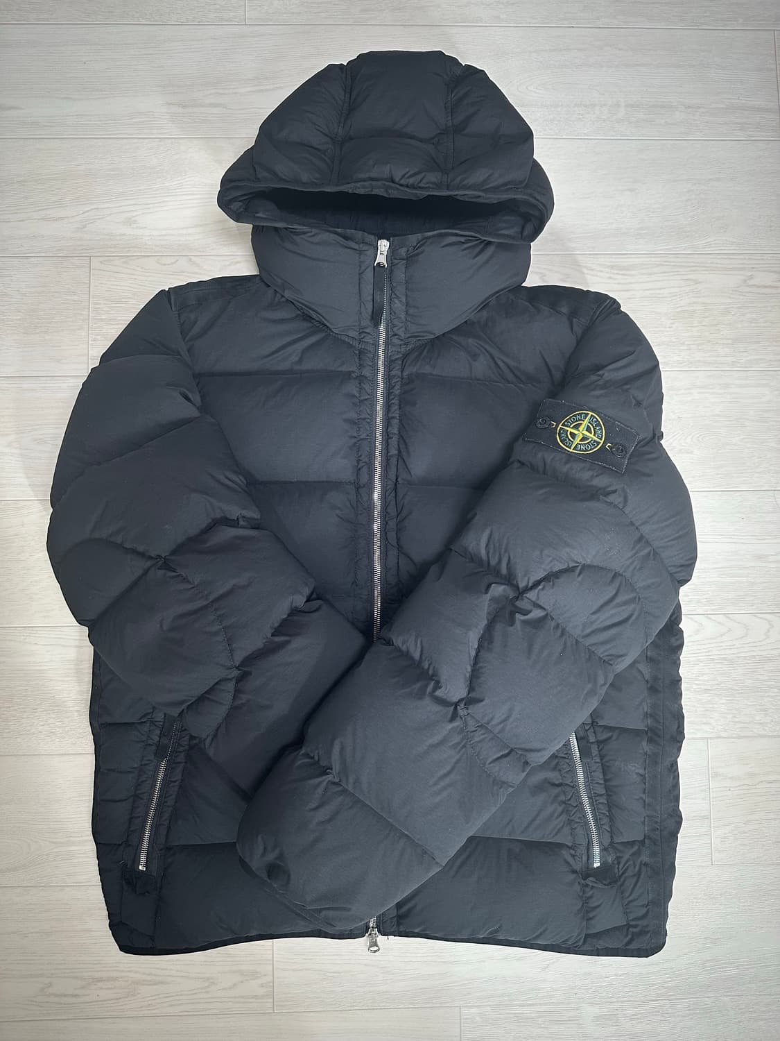 스톤아일랜드 심리스 패딩 m사이즈 상품이미지1