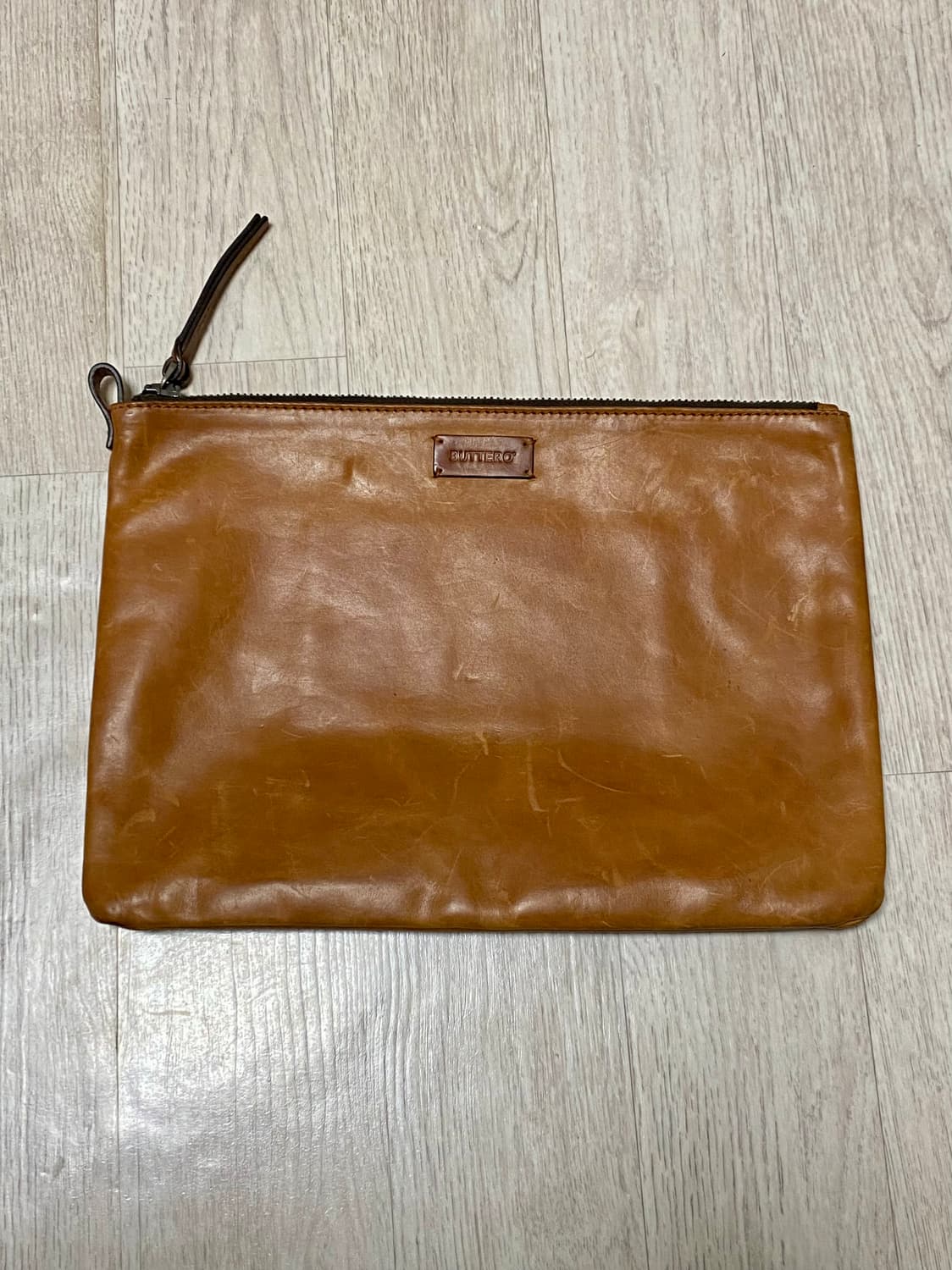 부테로 가죽 클러치백 상품이미지1