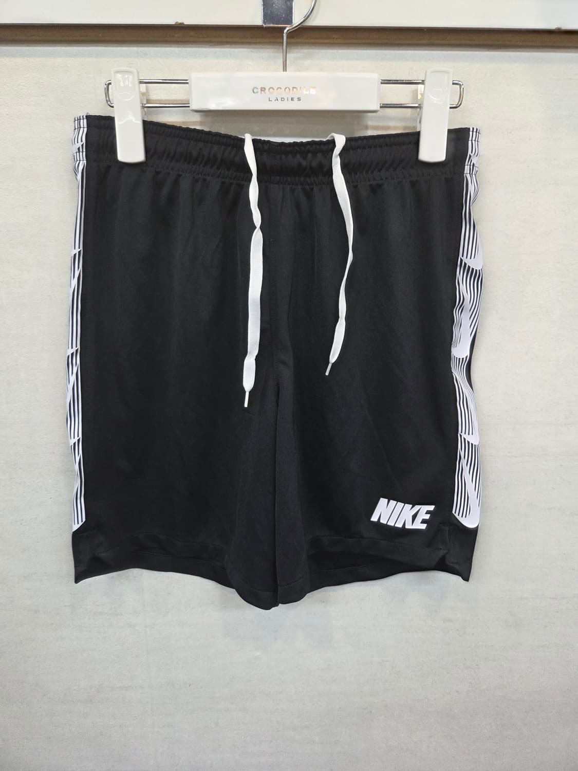 나이키 드라이핏 스쿼드 사이드로고 기능성 반바지 m 상품이미지1