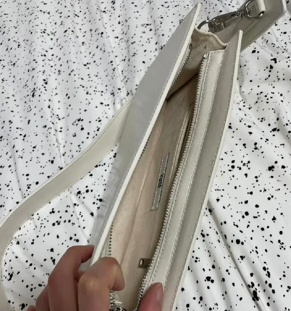 정가 189,000원) 유즈 YUSE 웨이브 숄더백 아이보리 상품이미지9