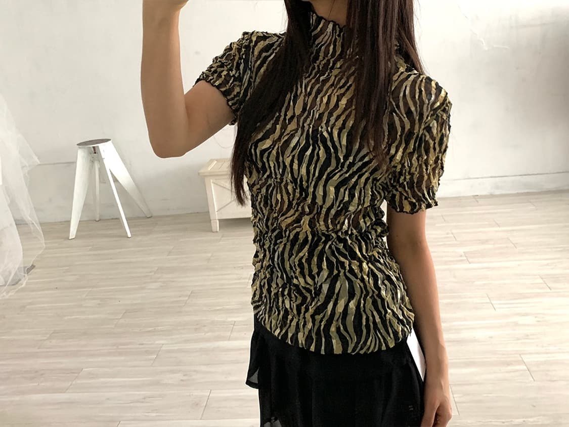 Zebra crinkle pleated top  상품이미지7