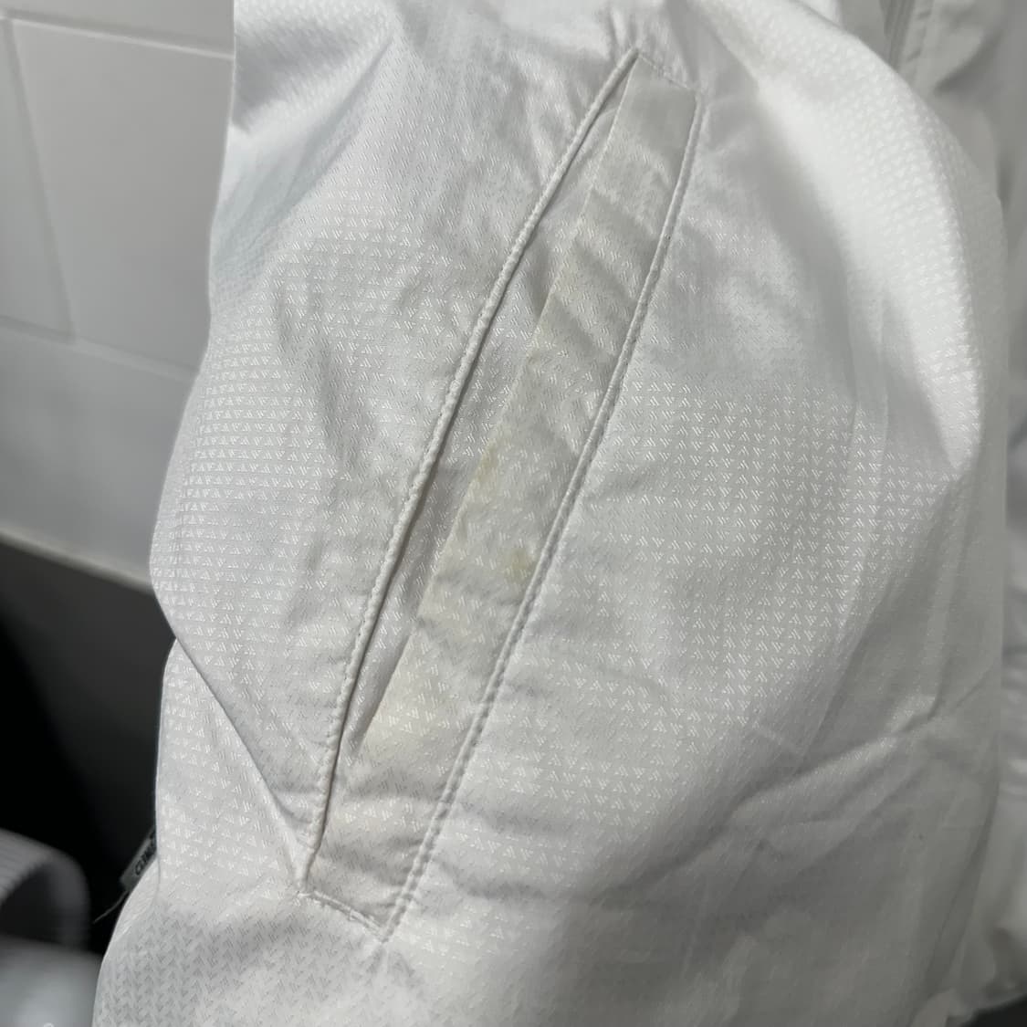 아디다스 사이드라인 로고 바람막이 상품이미지6