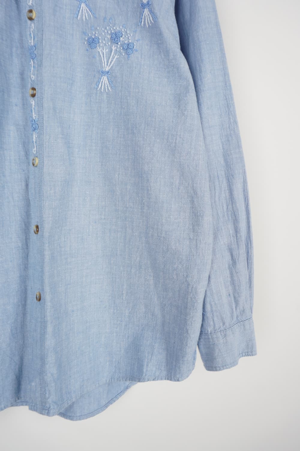  A.T.LTD floral embroidered shirt 상품이미지4