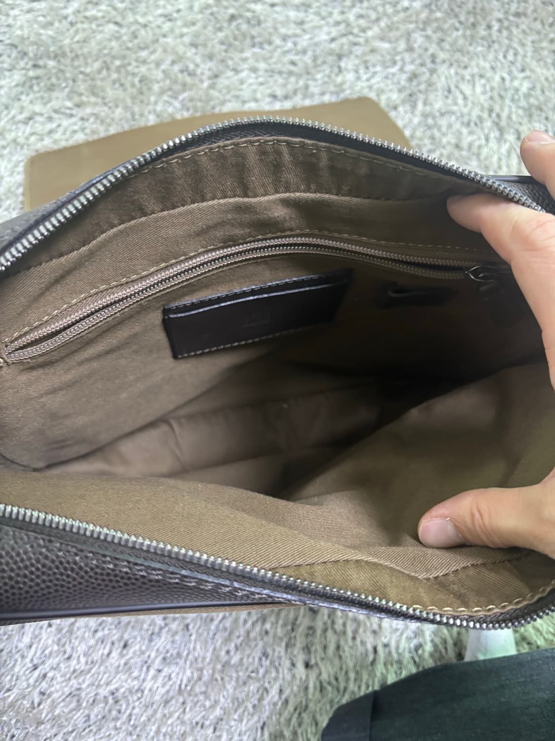 영국 브랜드 DUNHILL 가죽 컨버스 크로스백 상품이미지5