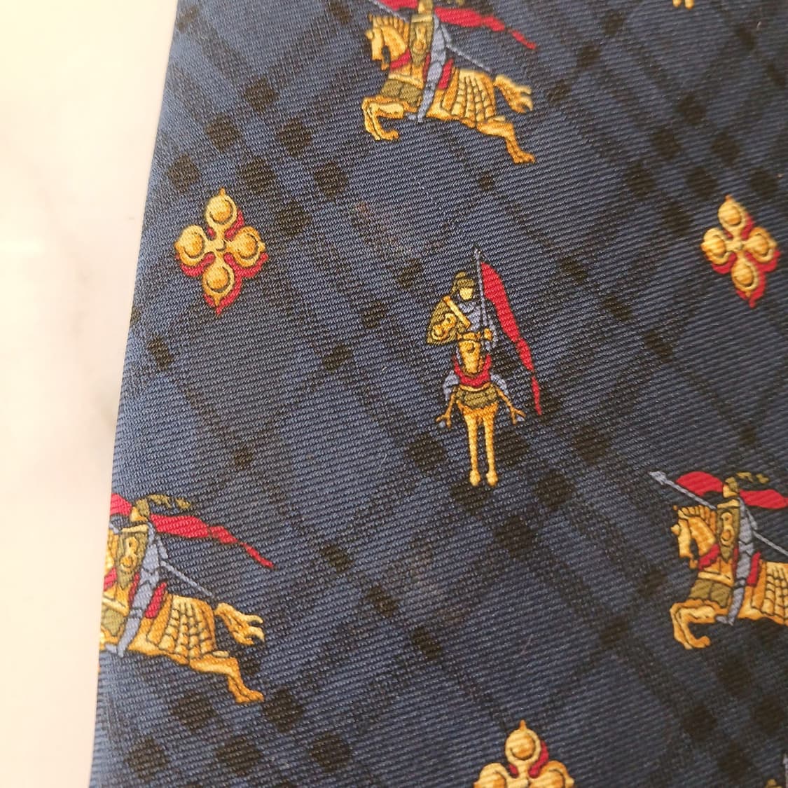 버버리 실크 블루 기사 패턴 넥타이 9.4cm A-~B등급 A19058
 상품이미지8