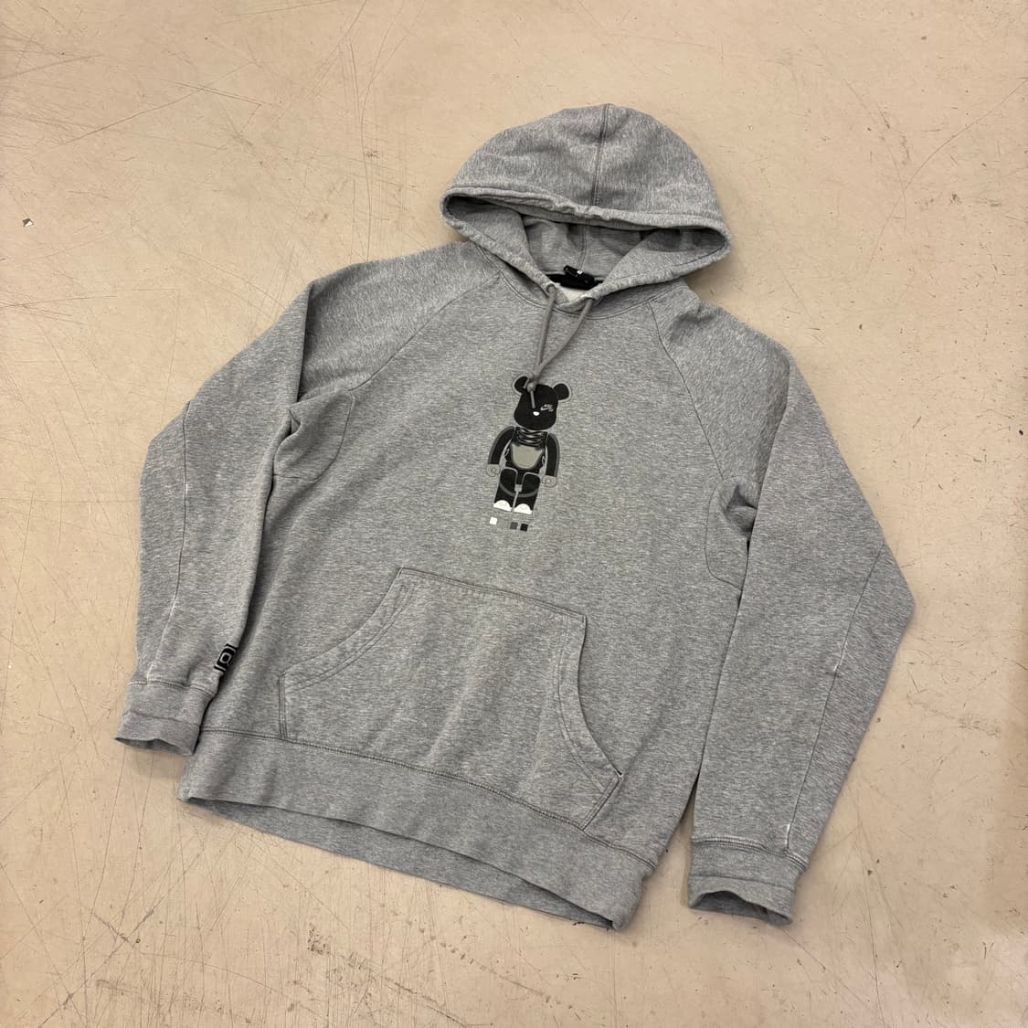 나이키 Sb 베어 후드티 상품이미지1