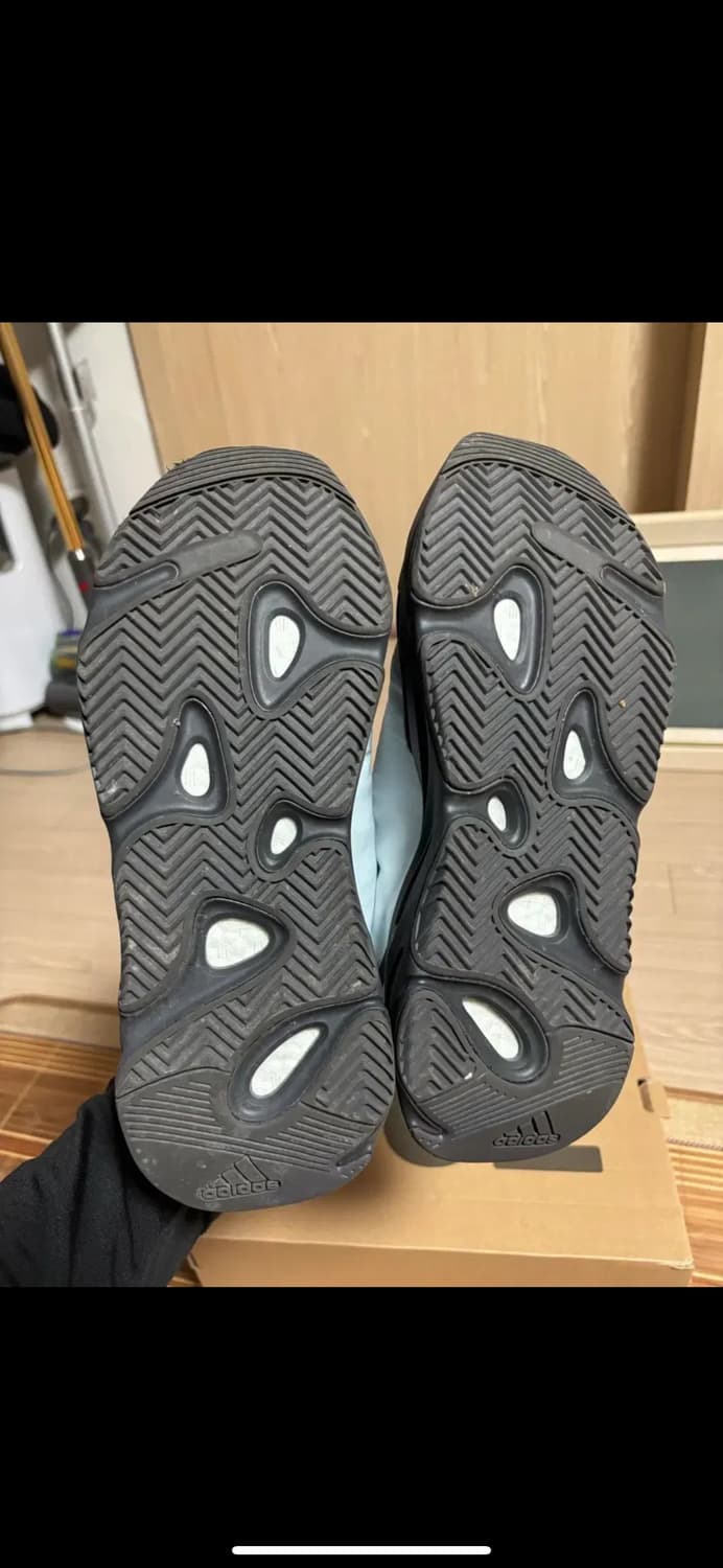 아디다스 이지 부스트 700 MNVN 블루 틴트 280팝니다. 상품이미지5