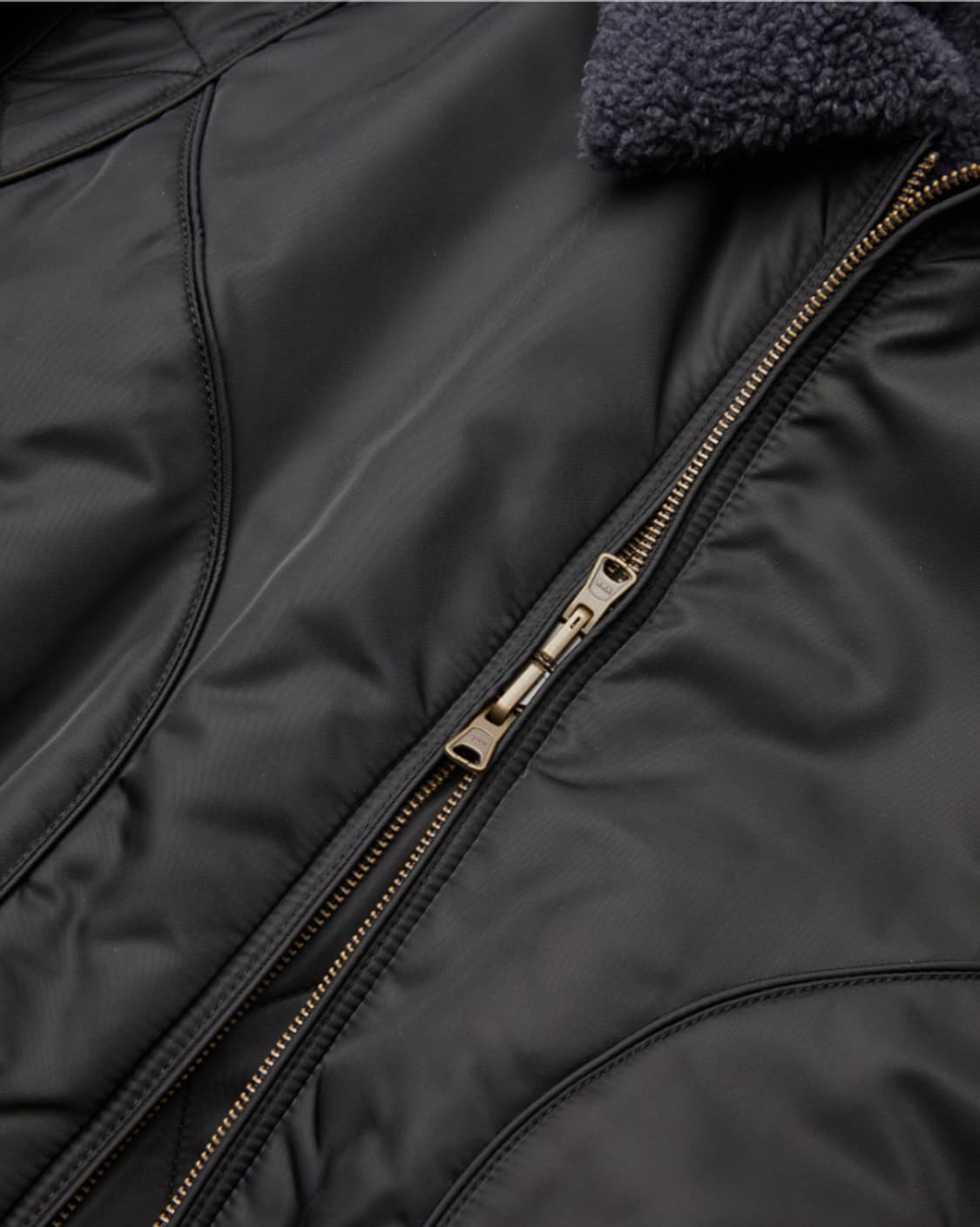 쿠어 cwu 리버서블 패디드 봄버 M사이즈 팝니다 상품이미지3